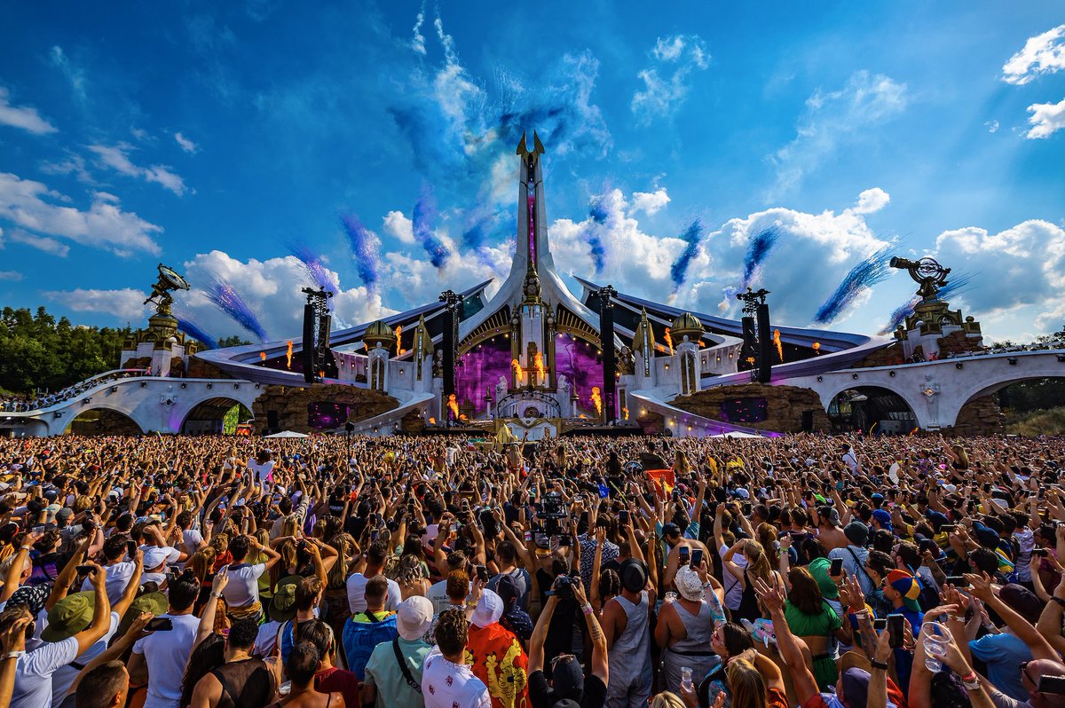 tomorrowlandnft's tweet photo. 3,000 #Tomorrowland #NFTs have been minted so far. We can't wait to see you all forge the Medallion to unite together at Tomorrowland 2023, and beyond! https://t.co/0k6B9ajFhx