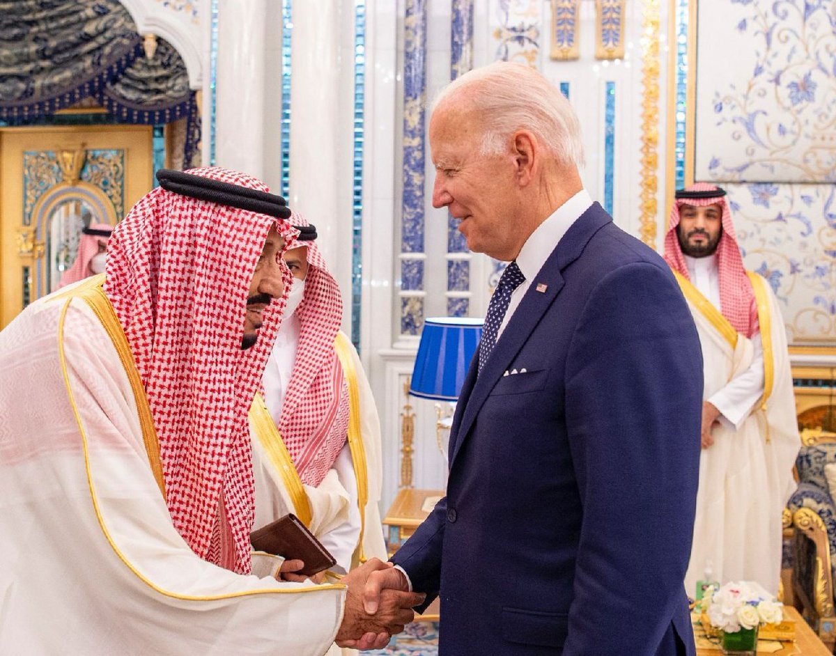 viejoUS's tweet image. Saludando a un bote de mermelada.