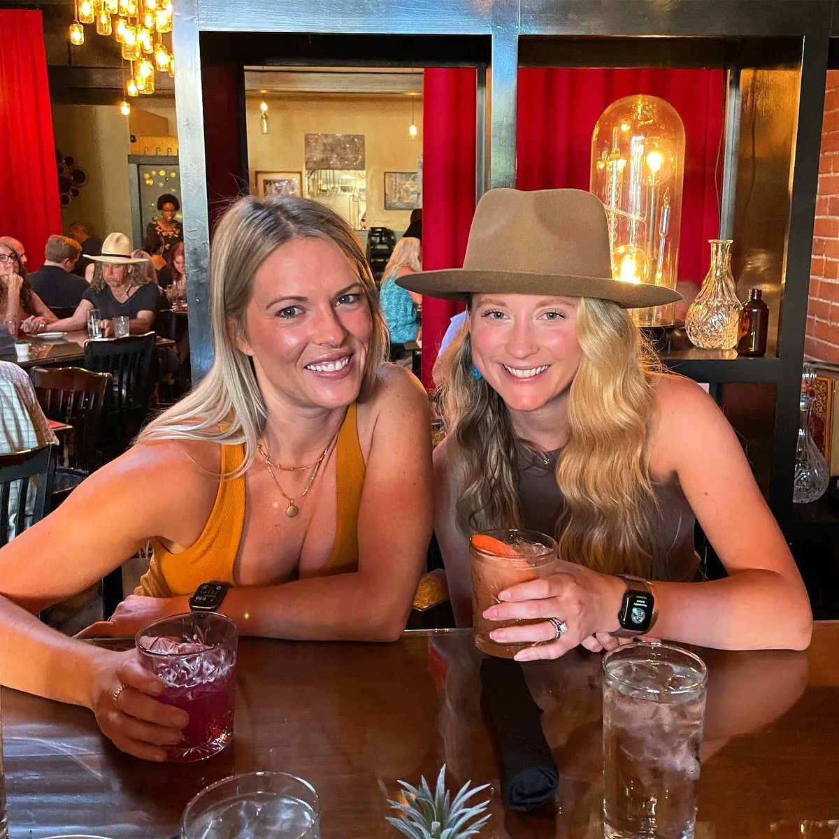 elmorotavern's tweet photo. 😆Friday is finally here and it's time for a cocktail! Cheers to @rangorob for sharing these smiles with us! #visitdurango #durangocolorado #durangoco #cocktails #cocktail #cocktailbar #southwestcolorado #swcolorado #downtowndurango https://t.co/z4ECyRL4Ax