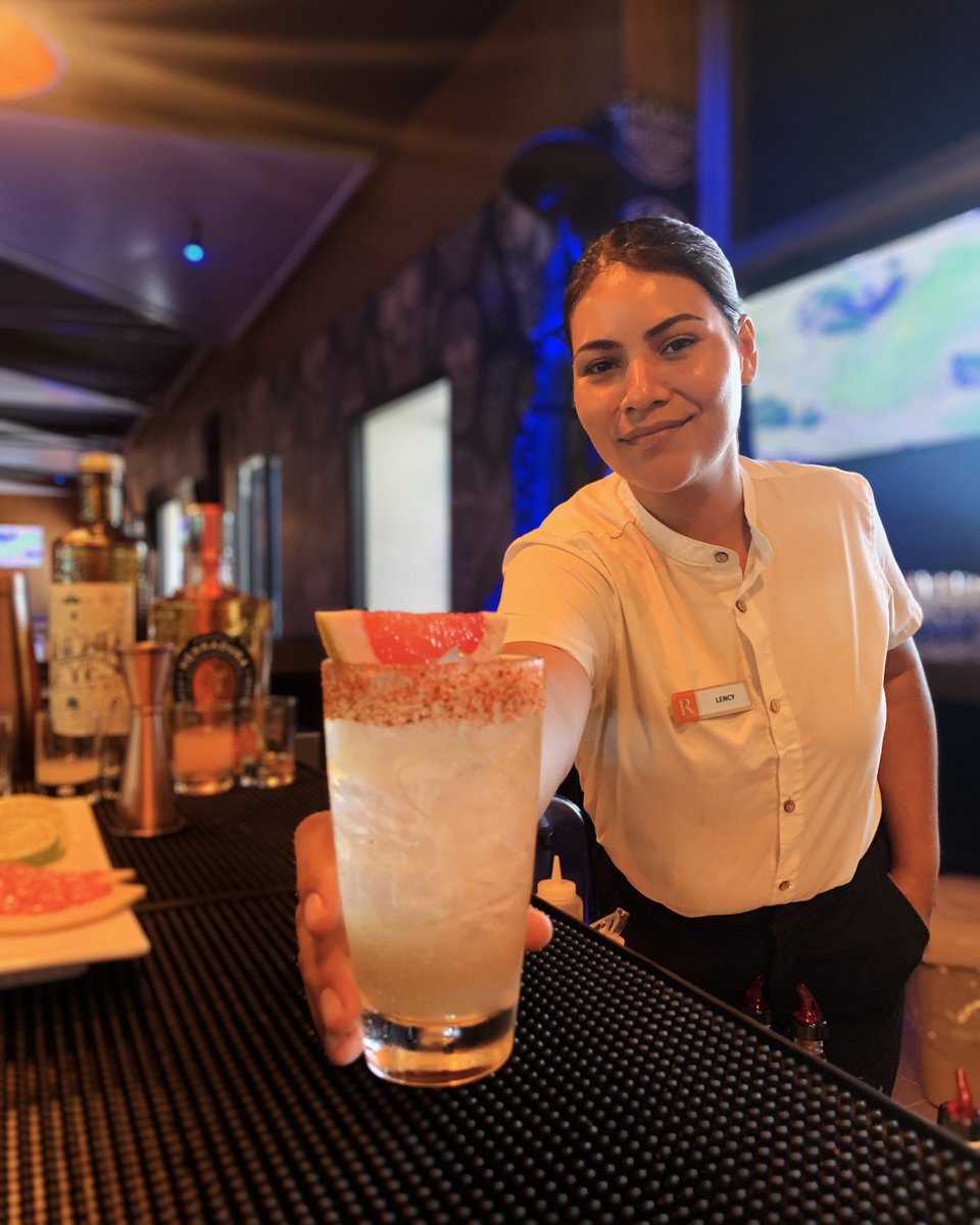 #TGIF! 🥳

Take a break and enjoy a delicious drink at Kukul Cantina in #RoyalUno. 🍹

Today's recommendation is a Cucurrucucu #cocktail made with Tequila Reposado and grapefruit juice. ✨

Ask Lency for this delicious drink! 🙌
.
#RoyalResorts #Cancun #Mexico #MexicanCaribbean