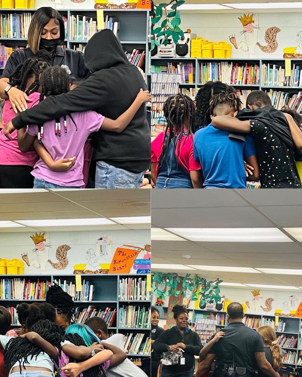 LiteracyProsJax's tweet photo. Here are some pics from #BLUE4BOOKS at Pickett Elementary today! We all had fun! Can you tell? ๐ @JSOPIO @jlb1313 @DuvalSchools @FloridaLiteracy #literacy https://t.co/bupXsGaGge