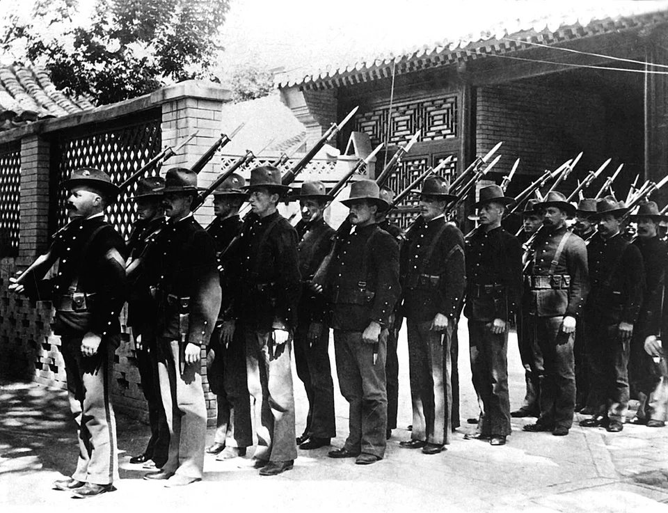 historydefined's tweet photo. U.S. Marines in Peiping, China get ready to lift the siege in Peking during the Boxer Rebellion, c. June 1900 https://t.co/TuC0Bj6FRy