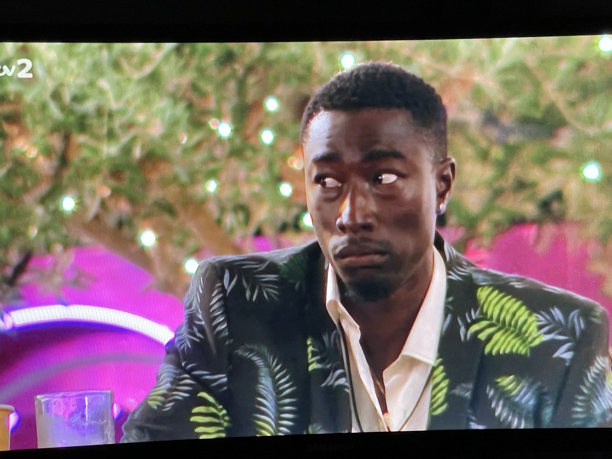 iJailbreak10's tweet photo. We need to save Deji at all costs😭😭 #LoveIsland https://t.co/iu5O8iVIDY
