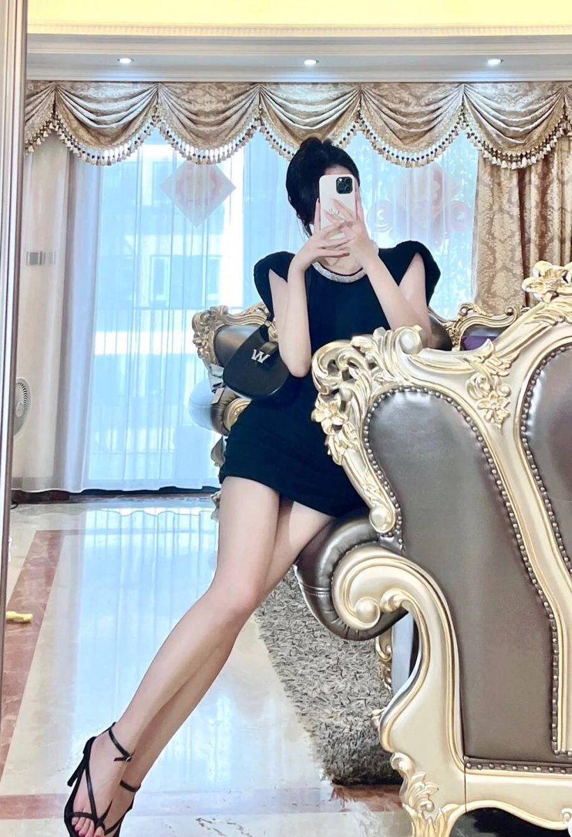 tangsisi29's tweet photo. I'm fine, how are you, good night https://t.co/HVU6eK2mCD
