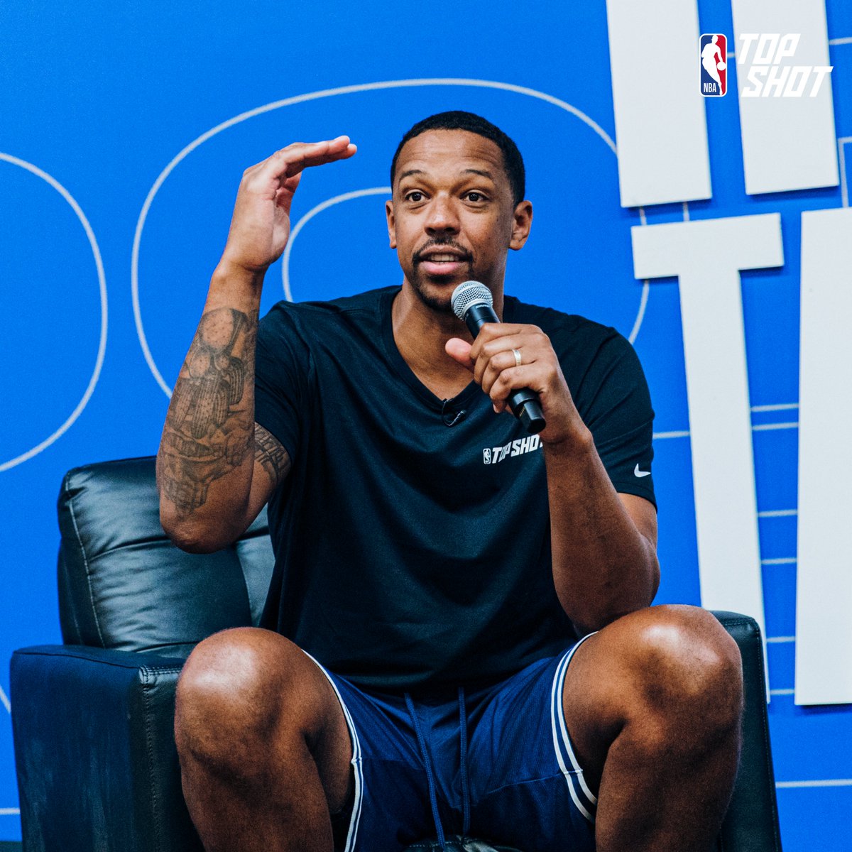 NBATopShot's tweet photo. Big shoutout to our guy @channingfrye for poppin' by the Top Shot Hoops Takeover 🔥 

Even though the NBA champ didn't win Knockout, Channing chilled with collectors, talked hoops &amp; signed some autographs 👏 #NBATopShotThis https://t.co/mTi3jzuQZT