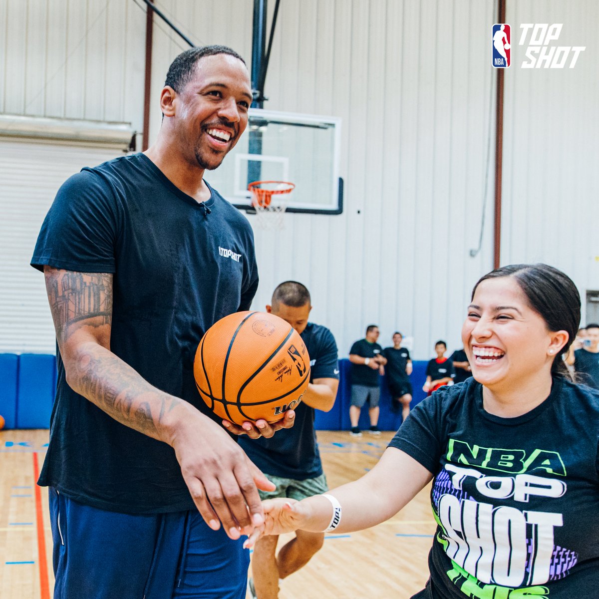 NBATopShot's tweet photo. Big shoutout to our guy @channingfrye for poppin' by the Top Shot Hoops Takeover 🔥 

Even though the NBA champ didn't win Knockout, Channing chilled with collectors, talked hoops &amp; signed some autographs 👏 #NBATopShotThis https://t.co/mTi3jzuQZT
