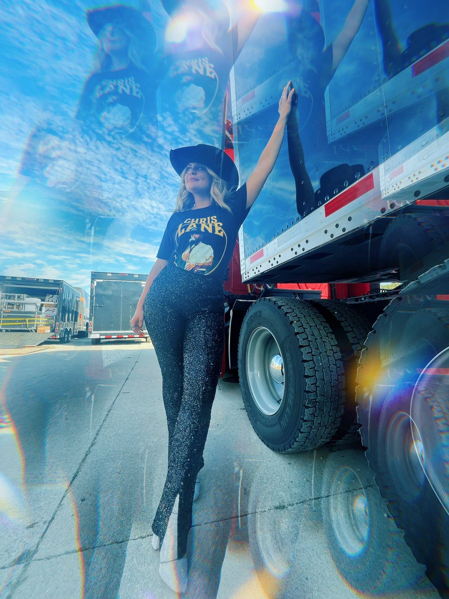 Leaning into my cowgirl side 🤠