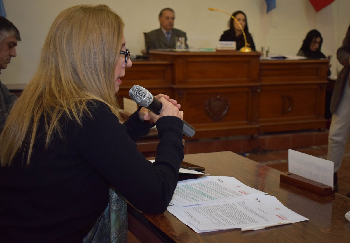 corradianamaria's tweet photo. #MalvinasArgentinas 🇦🇷
El martes aprobamos dos proyectos👇🏻
✅adherir a la ley nacional N°27.671 de capacitación en Cuestión Malvinas en la función pública, y
✅crear la comisión permanente "Malvinas" en el HCD La Banda.

#MalvinasArgentinas
#40AñosMalvinas https://t.co/uTlhEtgf1O