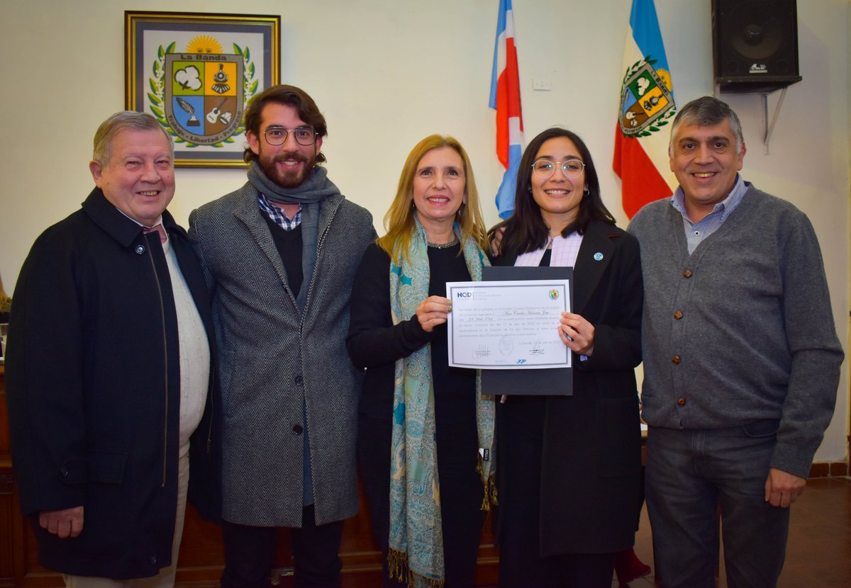 corradianamaria's tweet photo. #MalvinasArgentinas 🇦🇷
El martes aprobamos dos proyectos👇🏻
✅adherir a la ley nacional N°27.671 de capacitación en Cuestión Malvinas en la función pública, y
✅crear la comisión permanente "Malvinas" en el HCD La Banda.

#MalvinasArgentinas
#40AñosMalvinas https://t.co/uTlhEtgf1O