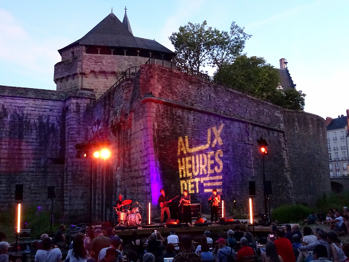 curiouscat1blog's tweet photo. #Culture #Musique Hier soir, dans les #douves du @ChateauNantes, #concert gratuit de #Crimi, dans le cadre du #festival @Auxheuresete (https://t.co/GpSF6KHpU1). 😻
©CuriousCat https://t.co/dTNDXwDO4u