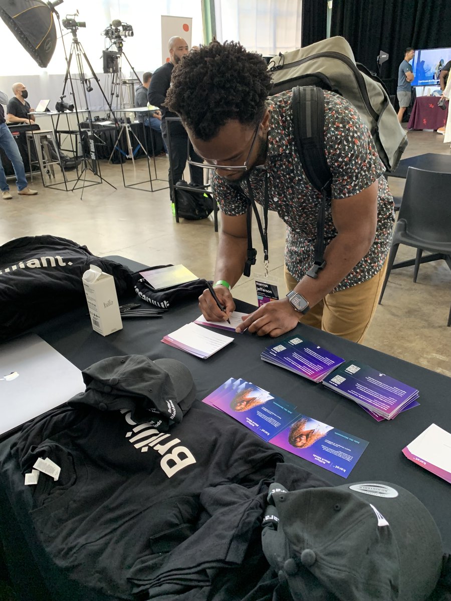 karat's tweet image. Look who stopped by to say "hi"! @RozTheRecruiter at #dcim22 
Don't forget to swing by our booth, sign up for #BrilliantBlackMinds, and grab some FREE swag🤩