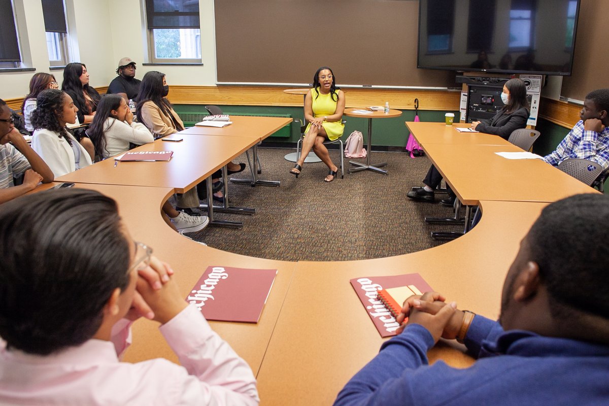 UChicago Civic Engagement tweet media