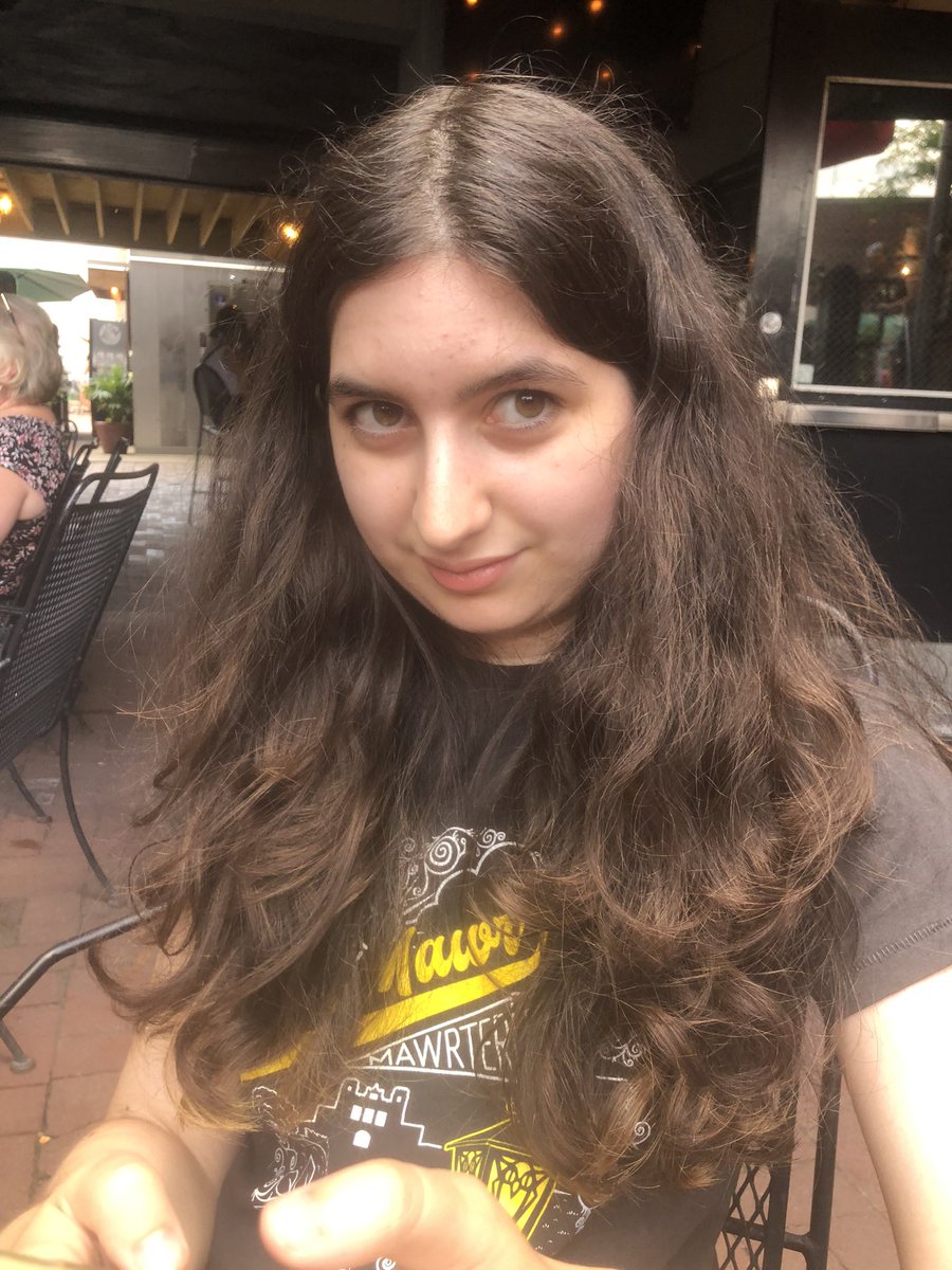 VanmeterKVM's tweet image. Today was a great afternoon for cocktails…can’t believe we found a table in the middle of SC Arts Fest crowds (and they allowed dogs!) #VanMeterLab