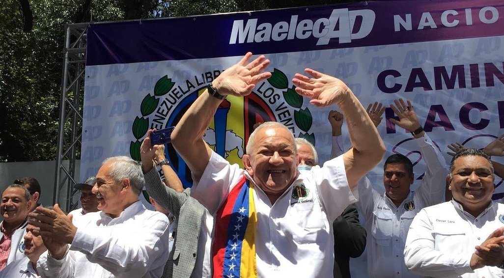 Luissanchezg21's tweet photo. Hoy por aclamación de los miembros del CEN y de las 25 seccionales presentes en el gran MaelecAD Nacional se decidió postular a nuestro compañero y líder @adbernabe como el abanderado de @ADVenezuelaa para las presidenciales 2024 #ADCaminaConBernabé #VolveremosAMiraflores https://t.co/QFA4TCsN0k