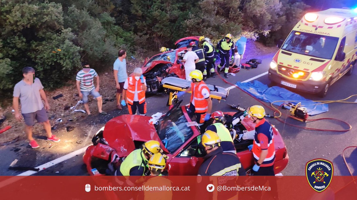 BombersdeMca's tweet image. Accident de trànsit amb set persones ferides, dues d'elles atrapades, i tres vehicles implicats.
El sinistre s'ha produït a la carretera de Pollença a Sa Pobla,a prop de Crestaxt.
Actuam:
#ParcAlcudia
#ParcInca
@SAMU061IB 
#GuardiaCivil