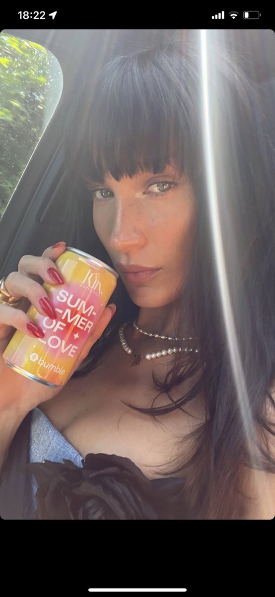 gillarry bot tweet media