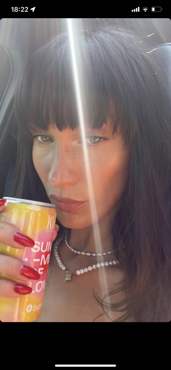 gillarry bot tweet media