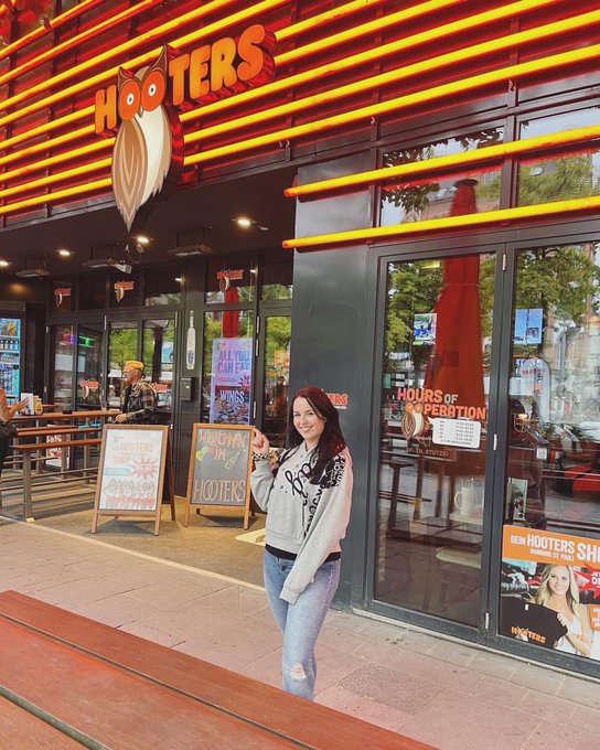 Ich war heute wieder in Hamburg und zum Abschluss im @hooters dinieren. 😜🦉🧡 Warst du auch schon mal da