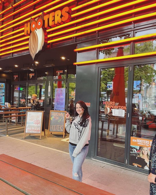 Ich war heute wieder in Hamburg und zum Abschluss im @hooters dinieren. 😜🦉🧡 Warst du auch schon mal da