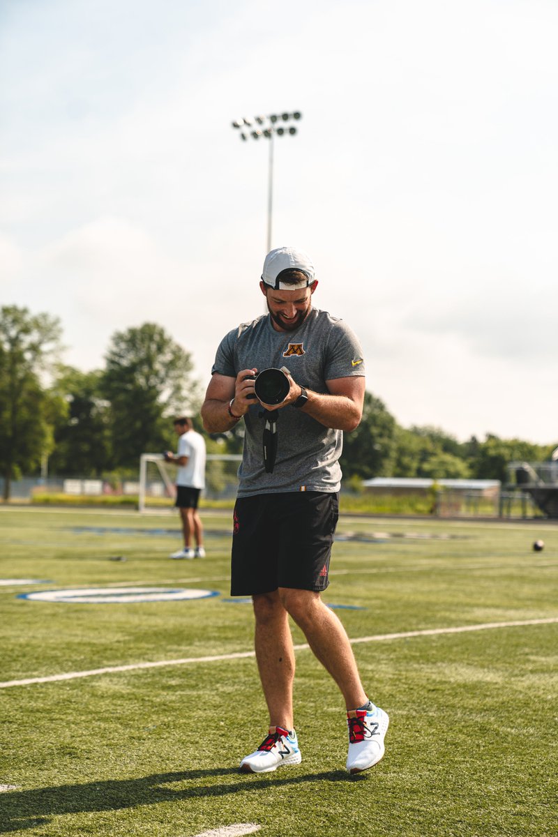 TeamIFA's tweet photo. 🚨 WE ARE EXPANDING OUR CONTENT TEAM 🚨

We are looking for Social Media Coordinators, Videographers, &amp; Graphic Designers to help us continue to tell our story as well as build the brands of our athletes! Send us your portfolio, reel, or what you think showcases your talents! https://t.co/Dpyy28DYR1