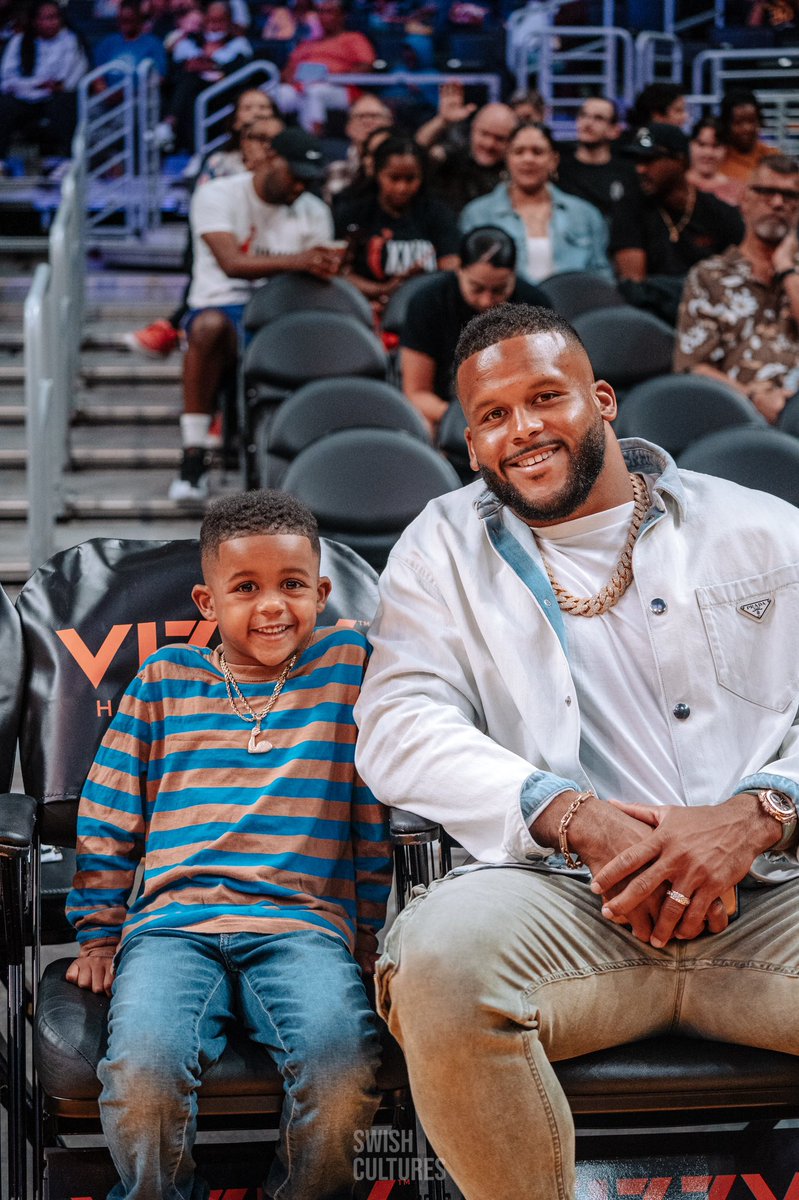 I’m a sucker for parents bringing their kids to <a href="/WNBA/">WNBA</a> games.  <a href="/AaronDonald97/">AD_99</a> and his son are exactly why. 👏🏼