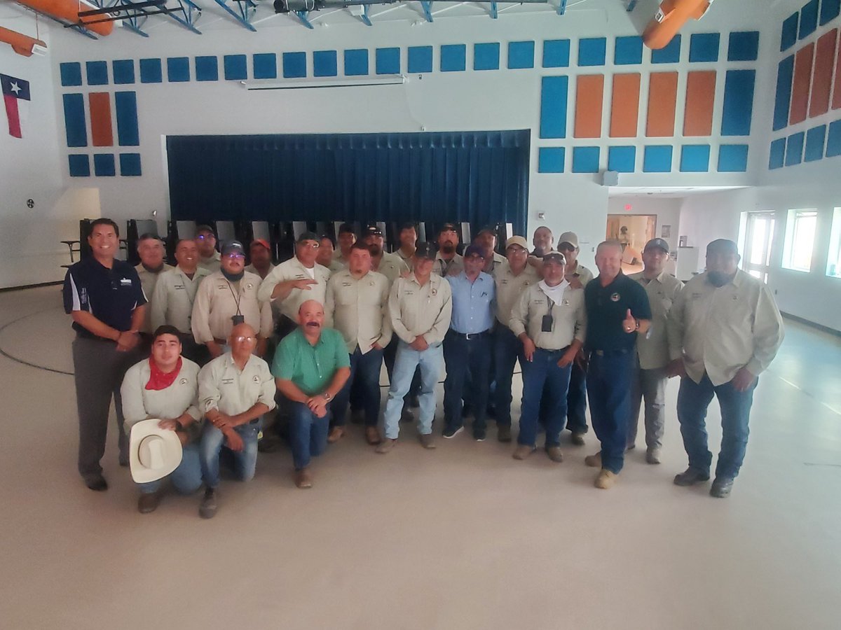 DCarrasco_OP's tweet photo. Happy Retirement to Francisco Panchito Gonzalez from our Great Grounds Team!!🎈🎉🎈
He Truly is #TeamSISD and will be missed!! https://t.co/7X3vmkDIDP