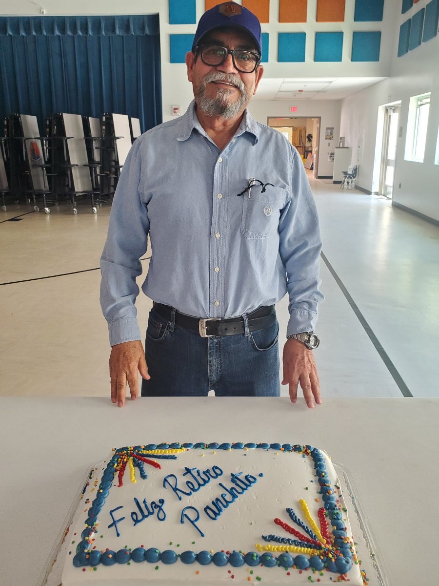 DCarrasco_OP's tweet photo. Happy Retirement to Francisco Panchito Gonzalez from our Great Grounds Team!!🎈🎉🎈
He Truly is #TeamSISD and will be missed!! https://t.co/7X3vmkDIDP
