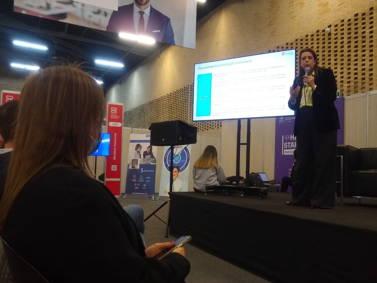 InnpulsaCol's tweet photo. La construcción de este documento hace parte del pilar de #conocimiento de la #EstrategiaSectorial de #CEmprende, que hoy entrega contenido de interés para el #SectorSalud⚕️. El mapeo generado en este primer estudio estará en constante actualización🧐👍.

@ClariRi @rvelascoch https://t.co/C09dGQSPGm