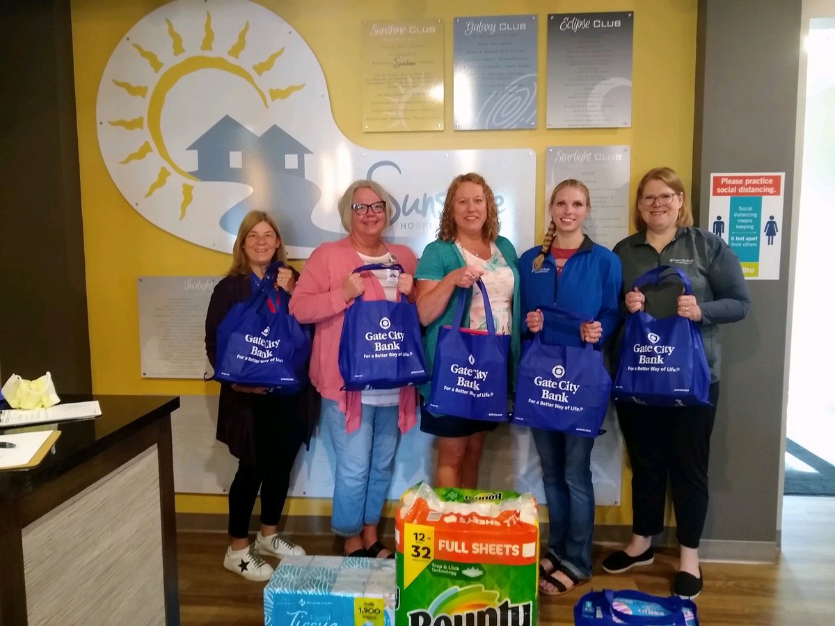 GateCityBank's tweet photo. Our Grand Forks team members enjoyed making a difference for Sunshine Hospitality Home by donating personal care items and home cleaning supplies on their wish list!
#makeadifference #forabetterwayoflife https://t.co/4MLaCnlzml