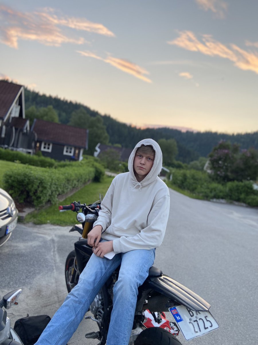 FredrikEdin05's tweet photo. Whats up guys! Today was a great day with nice weather, I was enjoying it on my bike!😃👍🏻 And it’s always good to know that god have my back so i dont die🙏 #goodgod #bike #goodweather #summertime https://t.co/qDz20pynvZ