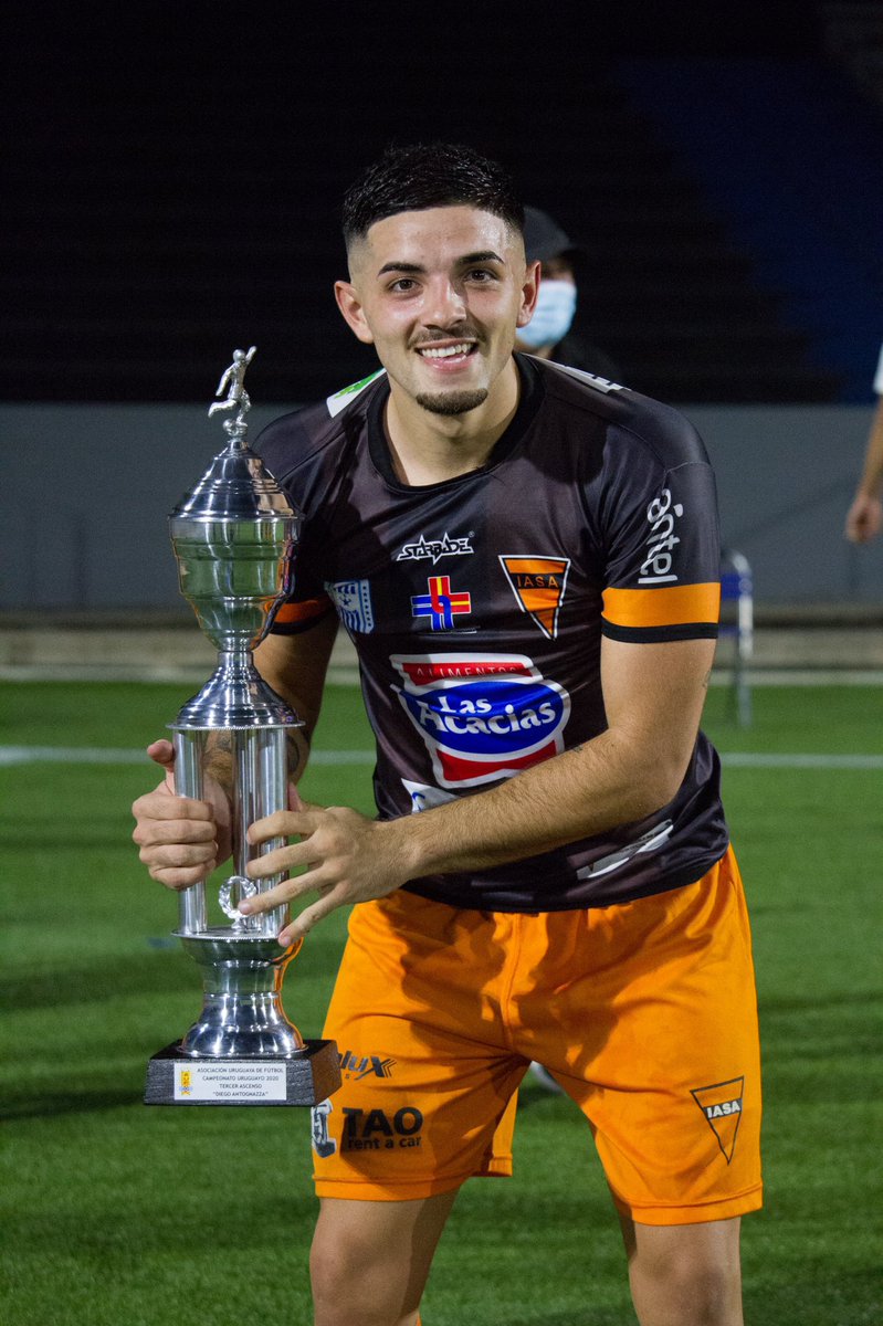 IASA1914's tweet photo. ℹ️ Informamos que el delantero Marcos Camarda fue transferido a @maldosad, quedándose nuestra Institución con un porcentaje de una futura venta. Le deseamos el mayor de los éxitos al jugador en esta nueva etapa 💪🏼

#VamosBuzón 🟠⚫️ https://t.co/n6h6ka8UzV