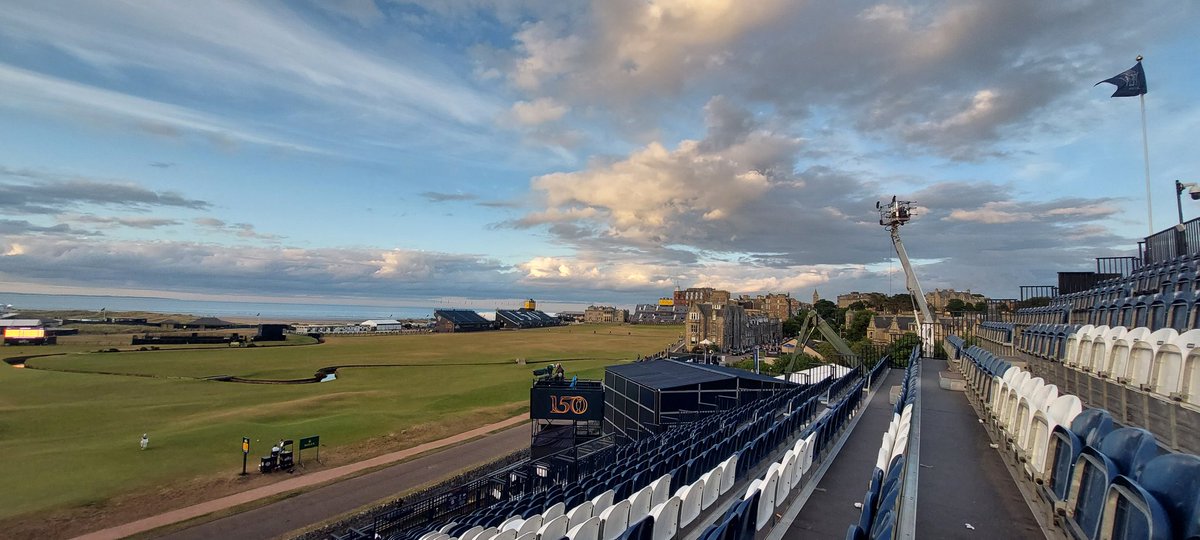 pmulvgolf's tweet photo. End of another day of history at #TheOpen A fantastic day's golf at #150thOpen https://t.co/Z7qWWffe5v