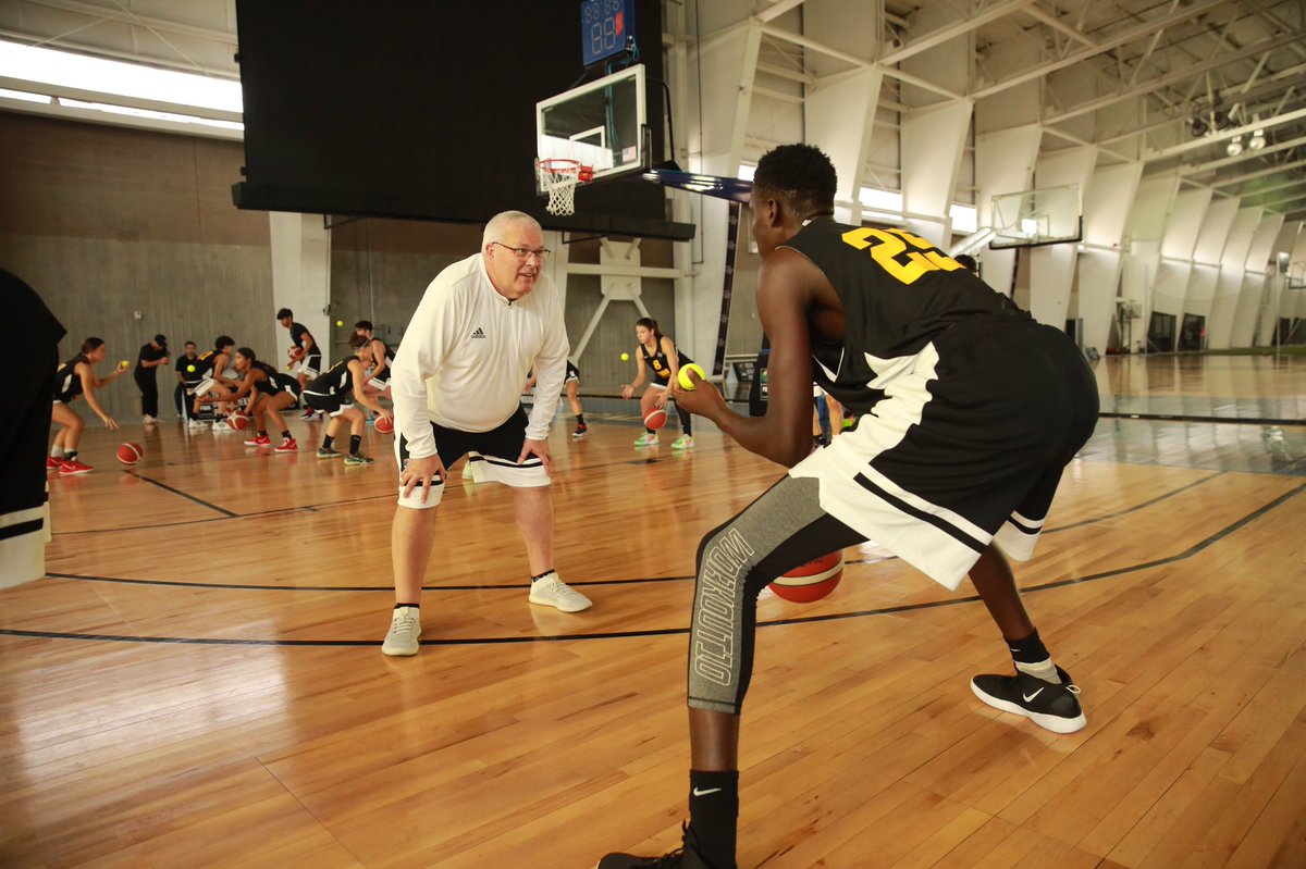 FIBA_es's tweet photo. ¡A entrenar! 💥Primera jornada del Súper Campamento del Programa de Desarrollo Juvenil (YDP) ⛹🏻‍♀️⛹🏻 en Real Salt Lake Basketball Academy

📆 14 al 17 de julio de 2022
📍 Salt Lake City, Utah 🇺🇸 
📝⤵️
https://t.co/RCrDUAEnXR https://t.co/8fsEziUGz0
