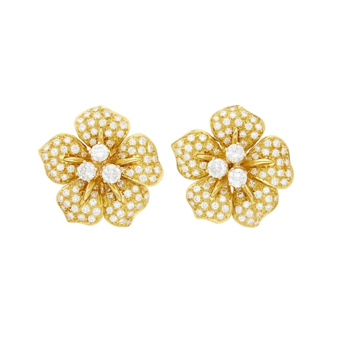 LiveAuctioneers tweet media