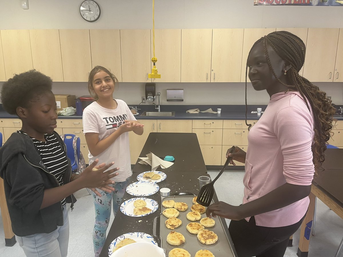 Culinary class in action at Montgomery Middle School. <a href="/MontgomeryCVUSD/">Montgomery MS</a> <a href="/CajonValleyUSD/">CajonValleyUSD</a>