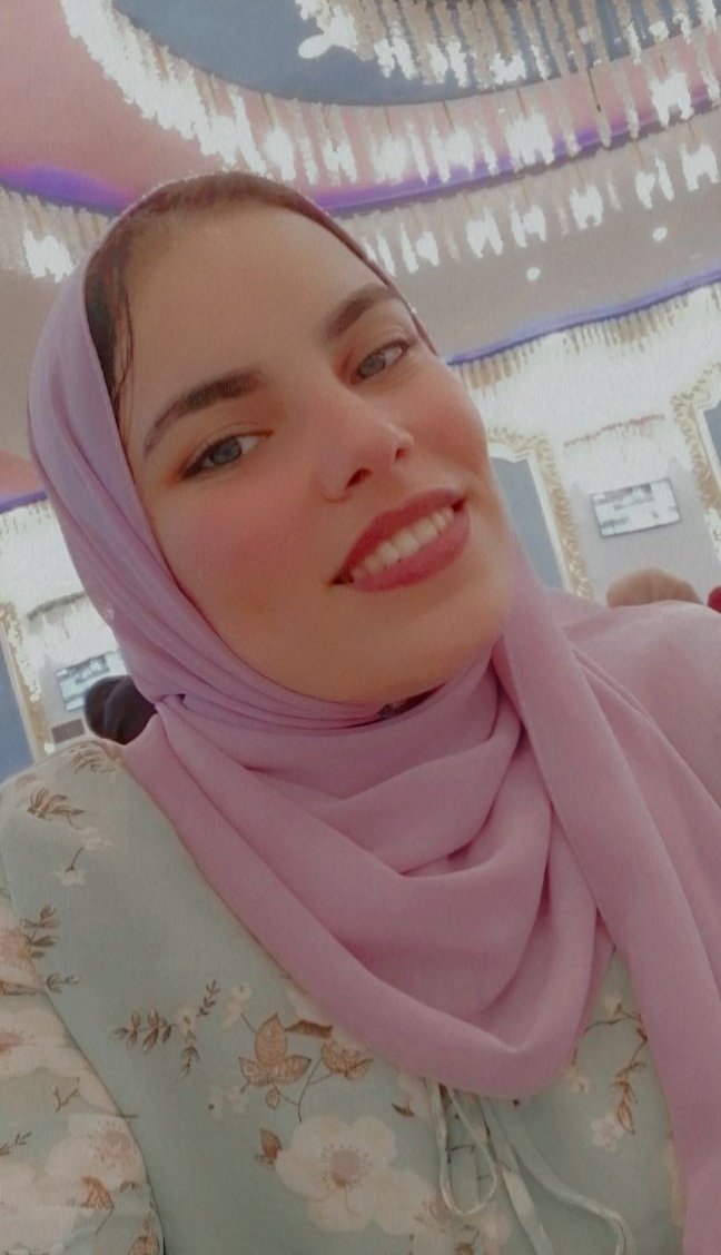 AMiRa18364's tweet photo. #صورة_ملف_شخصي_جديدة وأقسمُ بأنِي امتلأت بكِ حُباً للحد الذي لم يعُد فِي قلبِي متسعاً لِغيركِ https://t.co/HeiwzLglun