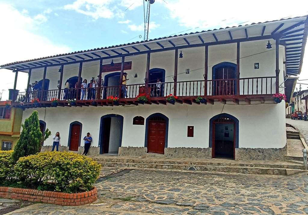 RGalindoBueno's tweet photo. Nuestro equipo estuvo en el Parque Las Heliconias, el #Aguada, este municipio es conocido como el lindo mirador turístico de #Santander, es un destino ideal para realizar turismo de memoria o deportivo. Colombia es potencia en actividades turísticas. 🇨🇴🏞️🏖️🍲🚣♻️ https://t.co/LKF4wfP4qP