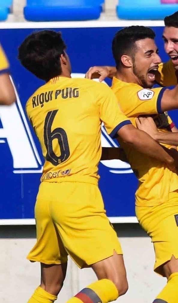 riewwl's tweet photo. ريكي بويغ الممحون 👅👅💦🍑🍑

Riqui Puig https://t.co/vSezorcMtm