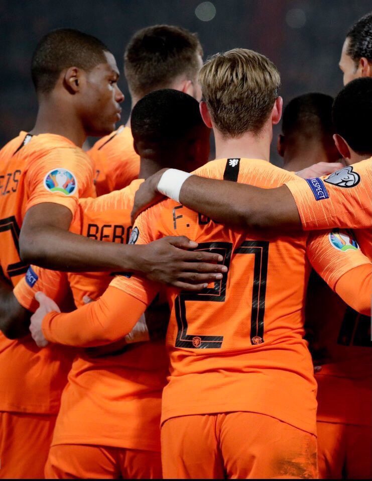 riewwl's tweet photo. دي يونغ 🤤🤤👅👅🍑🍑💦💦

De Jong https://t.co/Ob4JYHrmNO