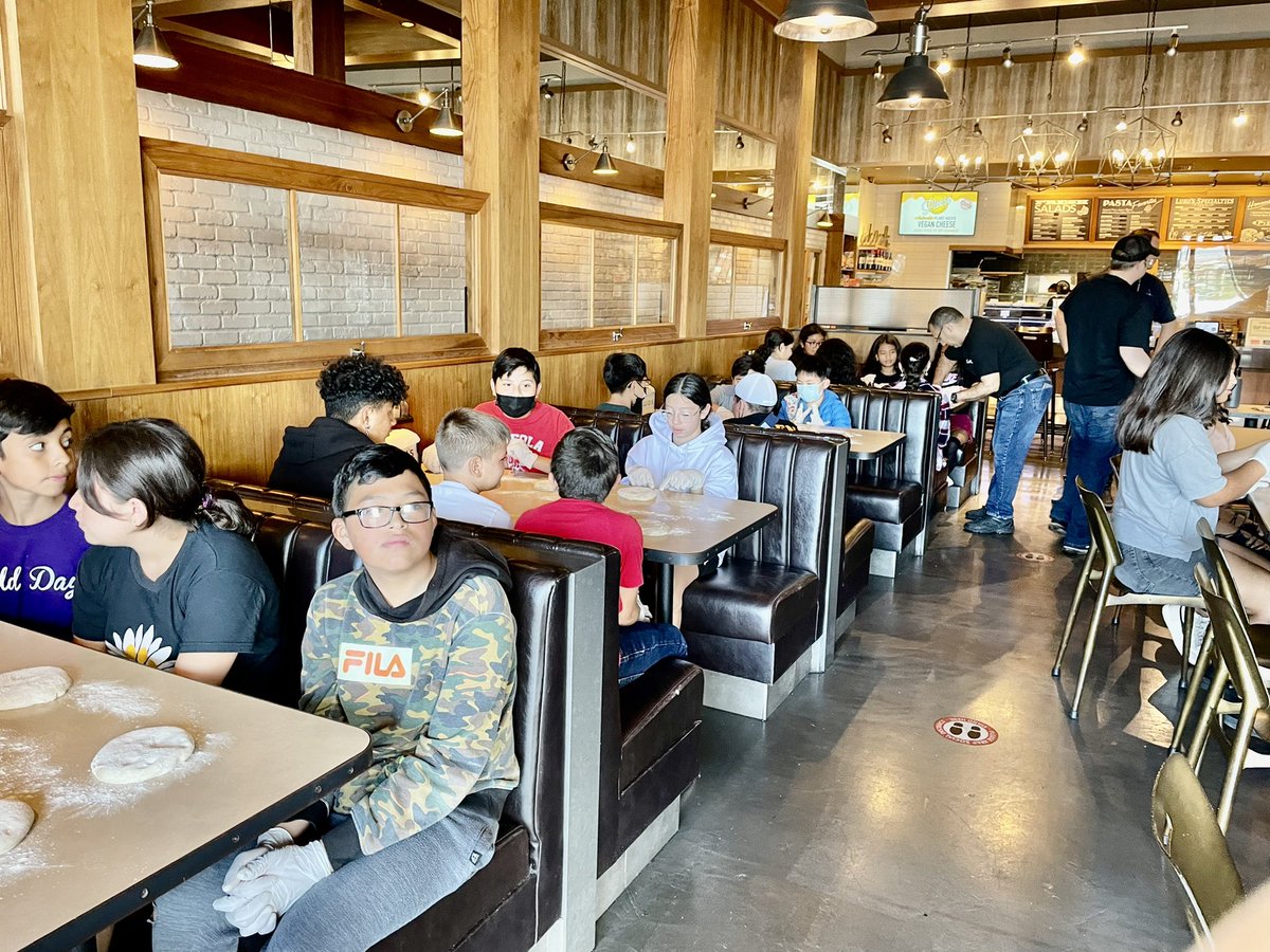We had a great time making our pizza🍕 at Luigi’s <a href="/MrDeRisi/">Biagio De Risi</a> <a href="/MsReyes308/">Marleny Reyes</a> <a href="/Ms_gomez67/">Masiel Gómez</a> <a href="/Colemoriarty/">Nicole Moriarty, Ed.D</a> #BestSummerEver #MineolaProud