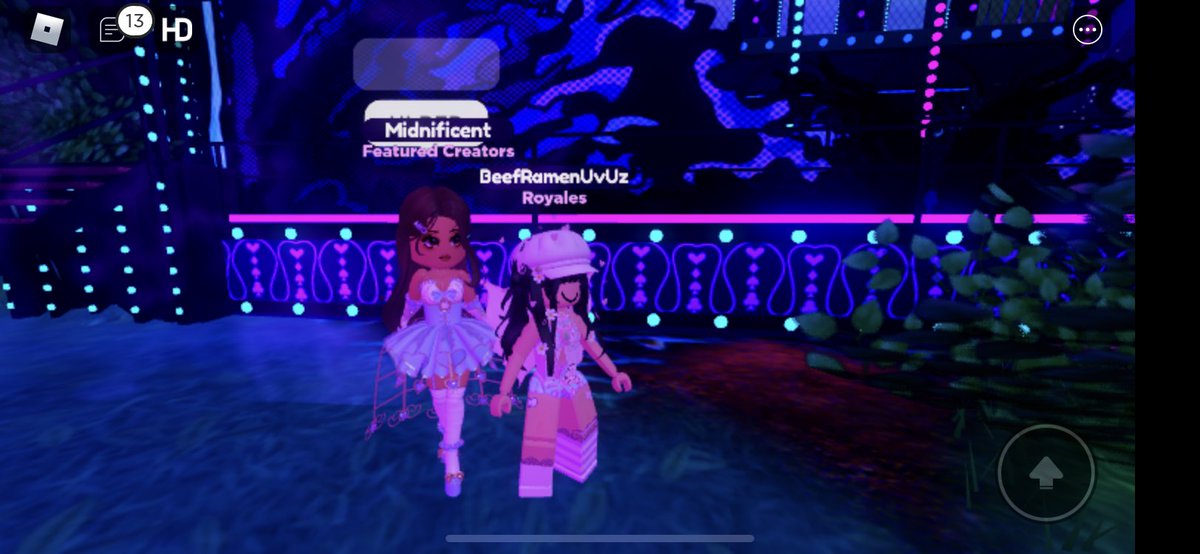 gayshellbee's tweet photo. AAAEKEKSND I MET @Midnificent_ #ROYALECON2022 https://t.co/XFjrOCpENM