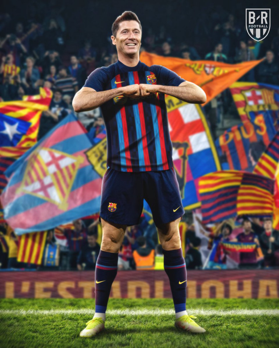 BleacherReport's tweet image. Robert Lewandowski is headed to Barcelona 👀 @brfootball 

Barça have reached an agreement with Bayern Munich for the transfer of the striker, per @DiMarzio