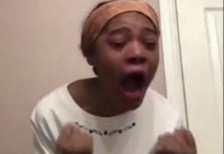 Pelo amor, cara.... Essa história de Guta e Marcelo tá passando dos limites. "Ah, eles não são irmãos" só que eles NÃO SABEM disso, e ficam nessa merda. Aliás, eles só se pegaram uma vez, e tão nessa fissura.... Isso não me desce #Pantanal