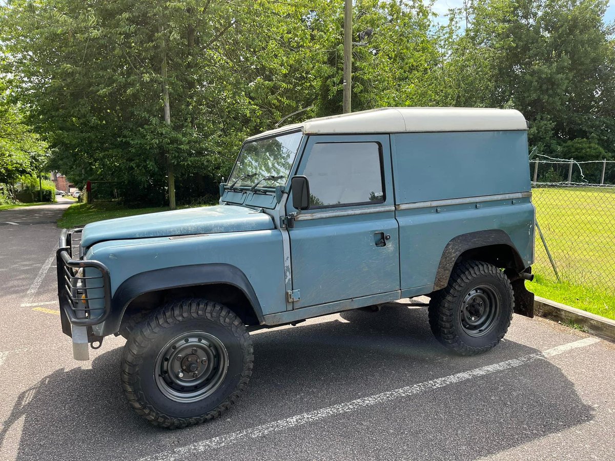 ZoeLord1's tweet photo. We were at our son’s school leavers awards night & had our #landrover stolen from #abbotsBromley, #Staffordshire
Please share Reg: C561 MAW
Her name is Rusty 💜
Tel: 07870213106
#stolen #stolenlandrover #stolendefender #defender90 #defender #LandRoverDefender #landrover https://t.co/xnWv5pwcGC