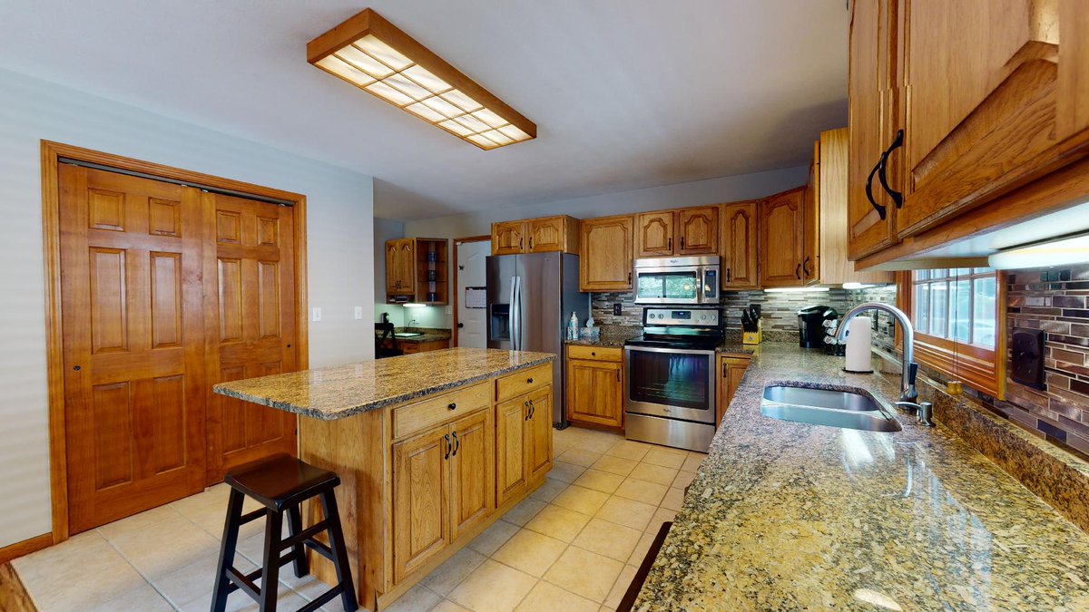 JGkeepitreal's tweet photo. New Listing: 3521 Satinwood Drive, Spfld, IL  
3 bed, 3 bath, 2,550 sq. ft. $325,000
Beautiful home near Lake Springfield. Rochester school district. Many updates; roof, flooring, painting, patio door, new kitchen, sprinkler system. Jerry George 217.638.1360. #jgteam https://t.co/jJavjxncGM