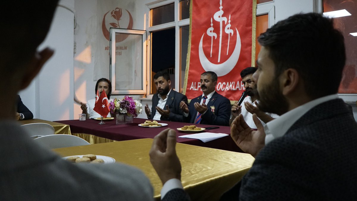 BeyogluBbp's tweet photo. 15 Temmuz Demokrasi ve Mill Birlik Günü Şehit ve Gazilerimizi anma programımızı gerçekleştirdik🇹🇷🇹🇷

#15temmuz 
#milletindestanı https://t.co/tWLyyYr3Kd