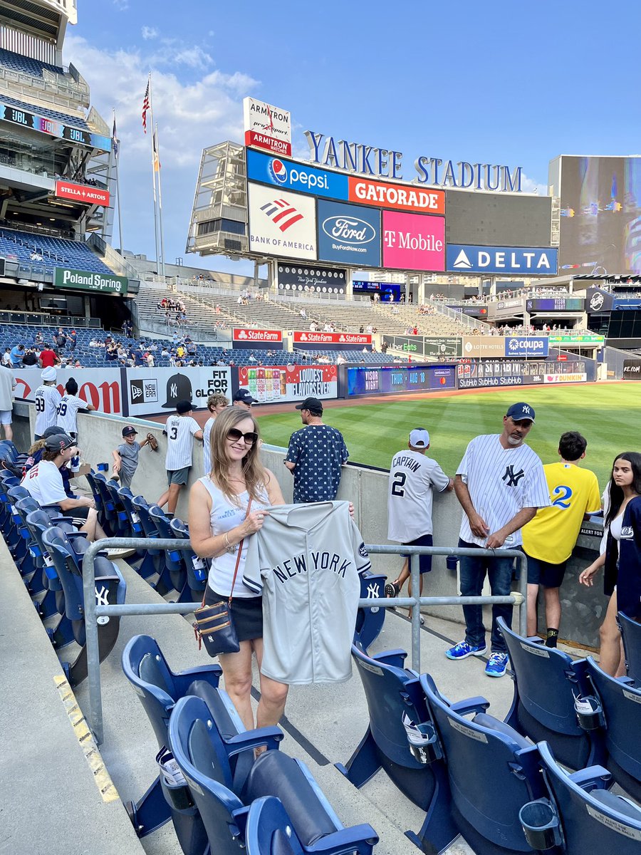 Cindy1BZ's tweet photo. #uconn day at #yankee stadium! #nyy #bronx #huskies https://t.co/GPk2nf1G7S