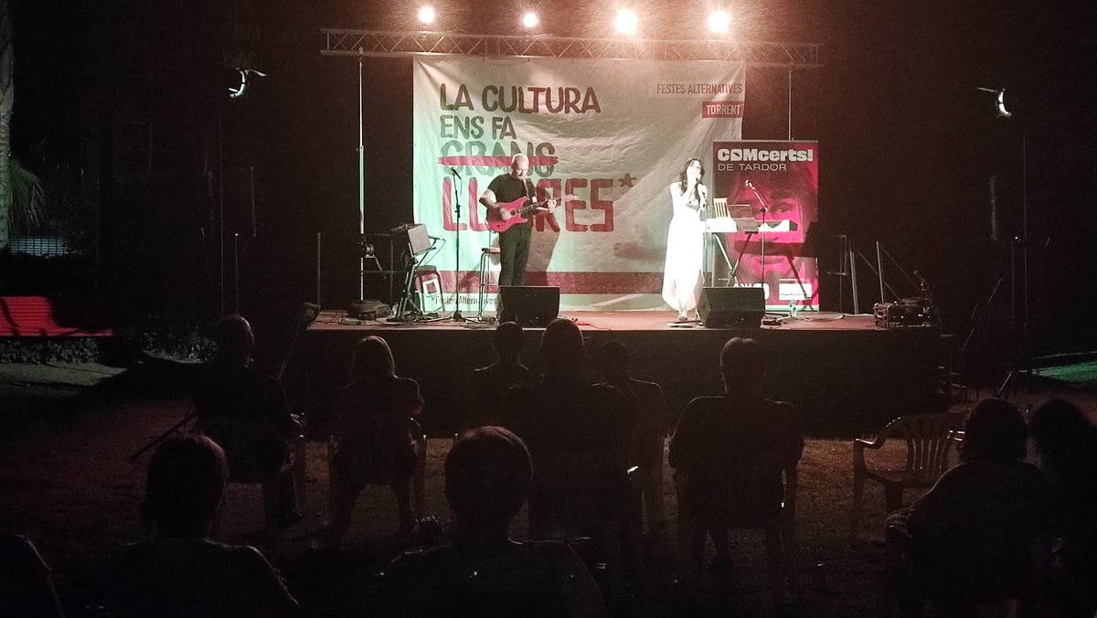 PremisOvidi's tweet photo. Amb @lolabounivers i @BrancalManel tanquem la nit a l'Hort de Trènor de Torrent. La següent cita serà el 27 de juliol a Sagunt amb el concert de Dani Miquel. Salut i música!

#COMcerts #SomElCOM https://t.co/iRATa1GydE