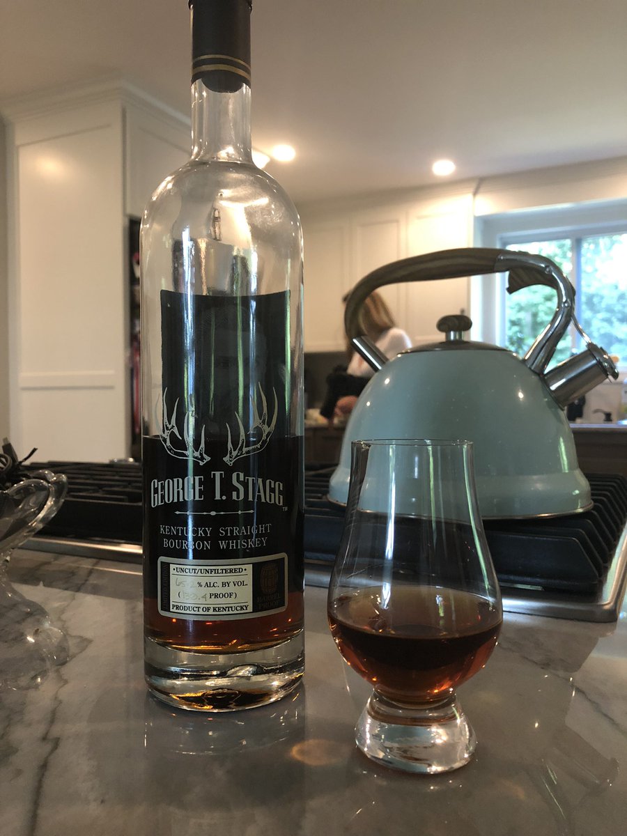jay_baretta's tweet photo. Friday pours… 🤤 🥃 https://t.co/YzgKlawbli