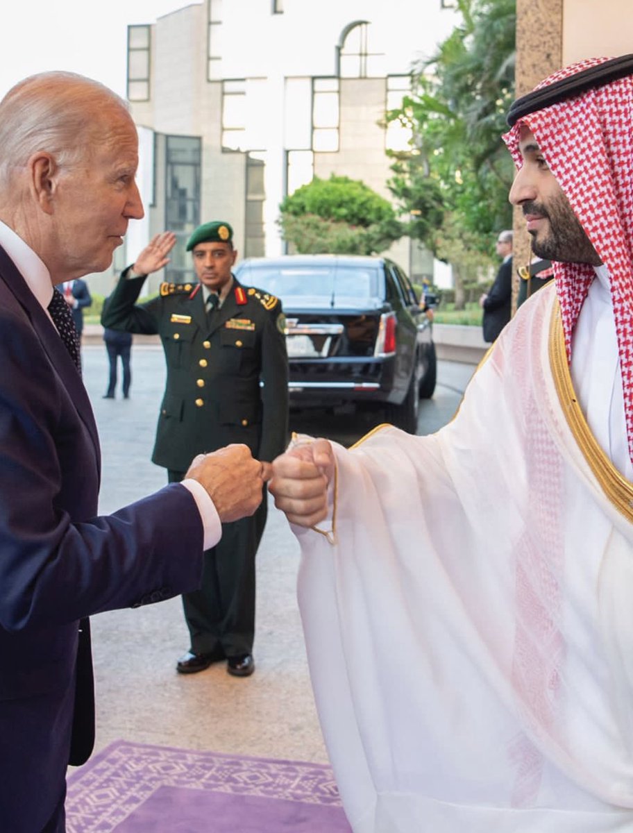 MBnradah's tweet photo. لله  در  ..  الثقه     والسلطنه والحضور 
والموقف المعتبر  والشان  والاحترام 

مفعولها آقوى من التهميش ومن الغرور 
وتاثيرها  ابلغ من التأنيب ومن الملام

المملكه تصنع  الفارق .. لاكبرت  الامور 
وحكامها تصنع  الفارق ..لاكبر المقام https://t.co/3iUIUzwTPV